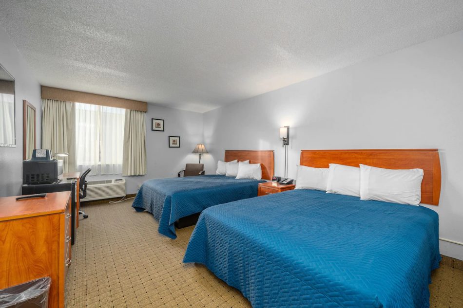 Double Queen Room interior